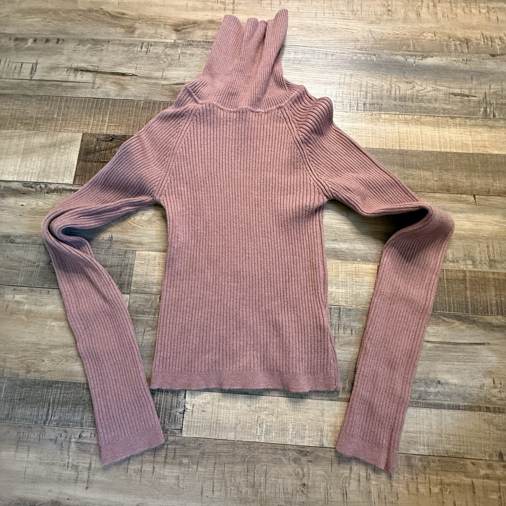 Love Tree Turtleneck Sweater Womens L Pink‎ Ribbed Knit Minimalist Neutral